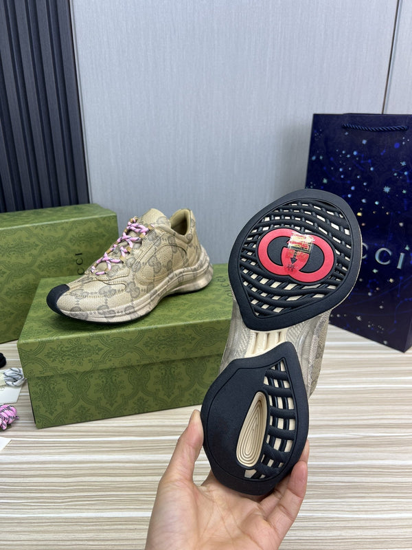 SNEAKERS GG RUN IN PELLE VERDE CHIARO