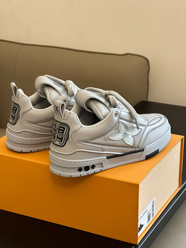 Sneaker da skate LV in pelle di vacchetta e tessuto a rete bianco sporco