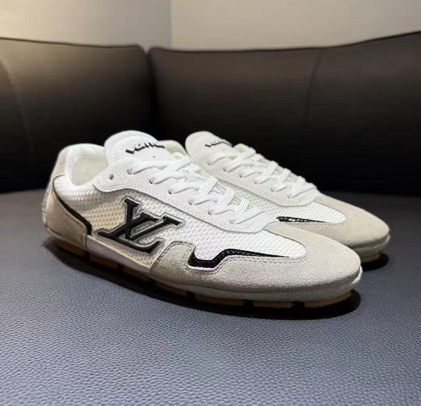 Sneaker LV Rally in pelle scamosciata di vitello grigia e tessuto a rete