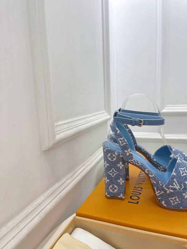 Sandali con plateau e cinturino in denim monogramma blu LV da 110 mm