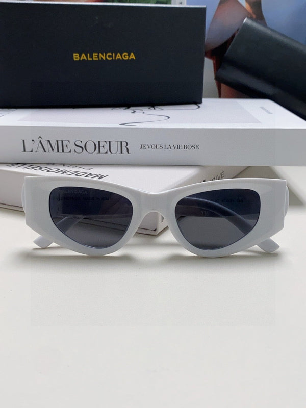 Balenciaga Sunglasses 558327