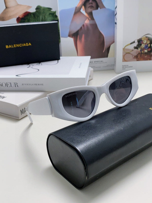 Balenciaga Sunglasses 558327