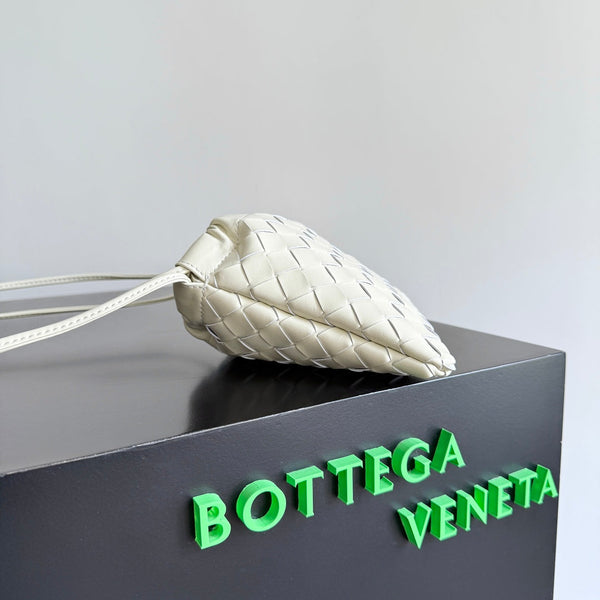 BV Small Dustbag 21cm Sea salt Intrecciato Calfskin Leather