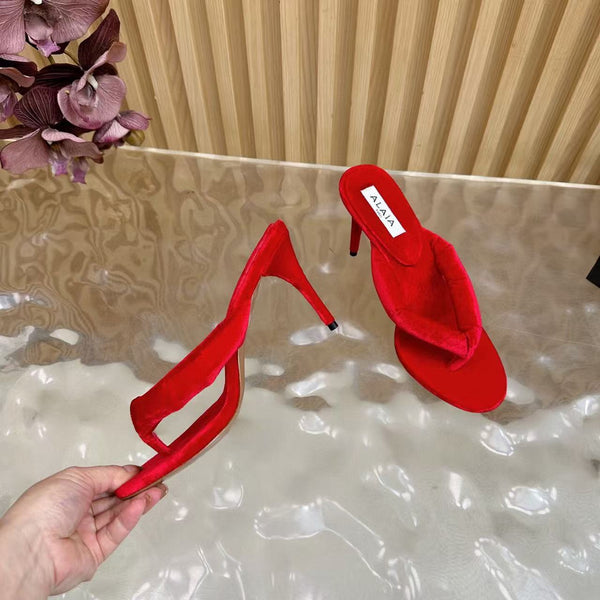Alaïa Boudoir 90 Velvet Thong Sandals Red Velvet
