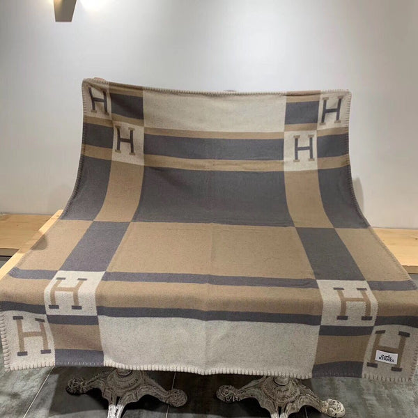 HM Avalon Throw Blanket Natural Wool Cashmere