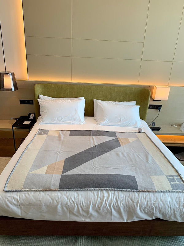 HM Drapeau Blanket Acier and Perle Wool Cashmere