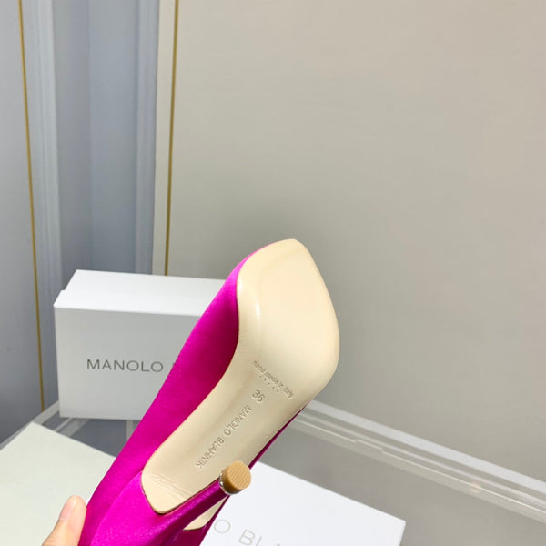 Manolo Diamond Buckle Pumps Dark Pink Silk 327502