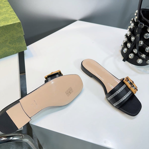 GG BAMBOO BUCKLE FLAT SANDALS BLACK