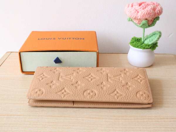 LV Brazza Wallet Monogram Grained Taurillon Cowhide