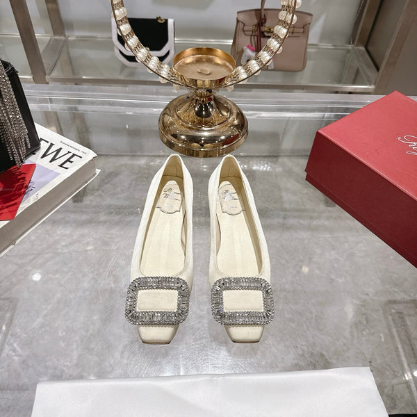 Bell Viv 25 Pumps White Imported Silk 300735