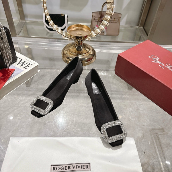 Bell Viv 25 Pumps Black Imported Silk 300731