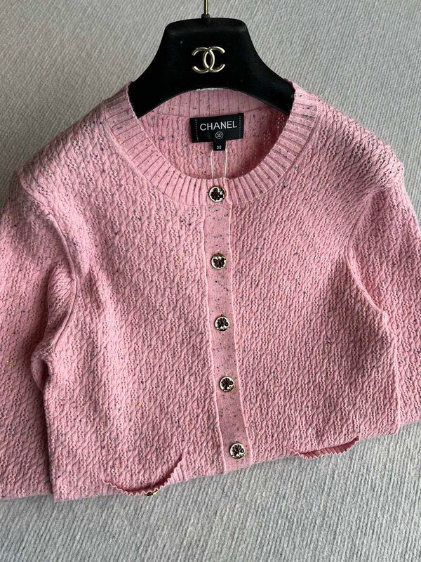 CC 25A Classic Round Neck Floral Wool Cardigan In Pink 275515