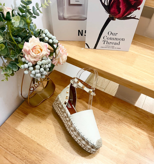Valentino Rockstud Espadrille Sandals White Leather 240597