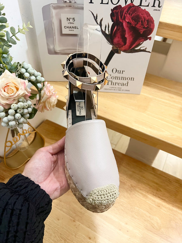 Valentino Rockstud Espadrille Sandals Beige Gray Leather 240598