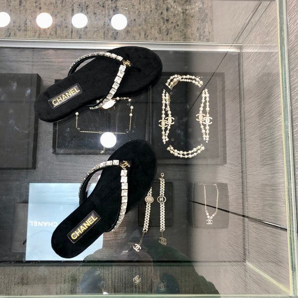 THONG SLIDE IN BLACK SUEDE WITH WHITE CRYSTALS