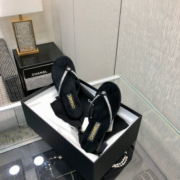 THONG SLIDE IN BLACK SUEDE WITH WHITE RHINSTONES