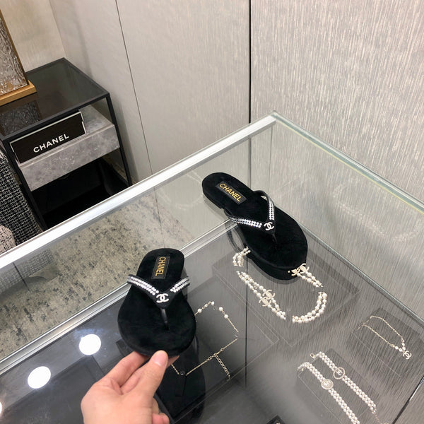 THONG SLIDE IN BLACK SUEDE WITH WHITE RHINSTONES