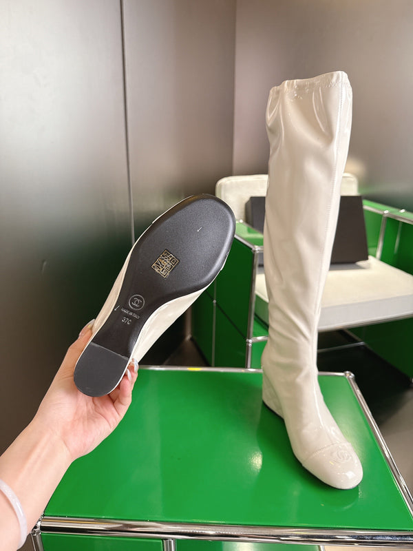 Chanel High-Top Boots Platform Heel 7cm Cream Glossy Leather 507533