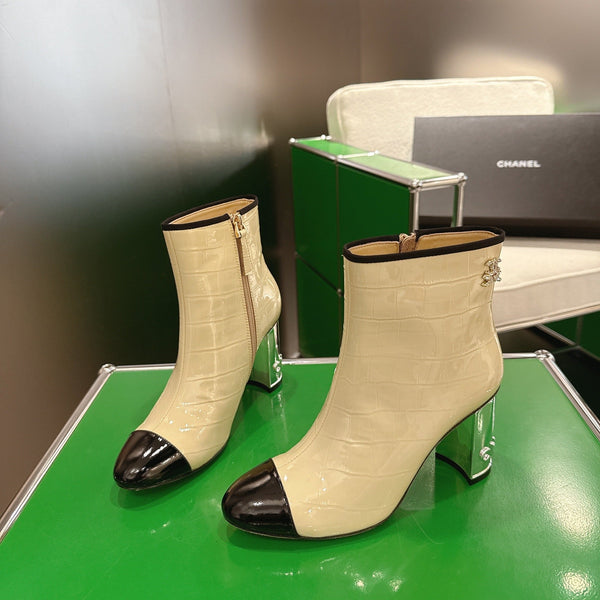 Chanel 2025𝐒𝐒 High Heeled Ankle Boots Light Beige & Black Glossy Leather 507545