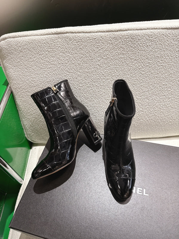 Chanel 2025𝐒𝐒 High Heeled Ankle Boots Black Glossy Leather 507547
