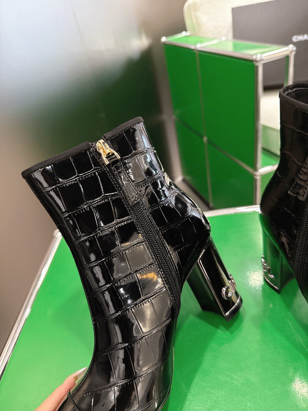 Chanel 2025𝐒𝐒 High Heeled Ankle Boots Black Glossy Leather 507547