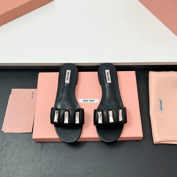 Miu Slipper 10mm con diamanti in pelle nera 223454