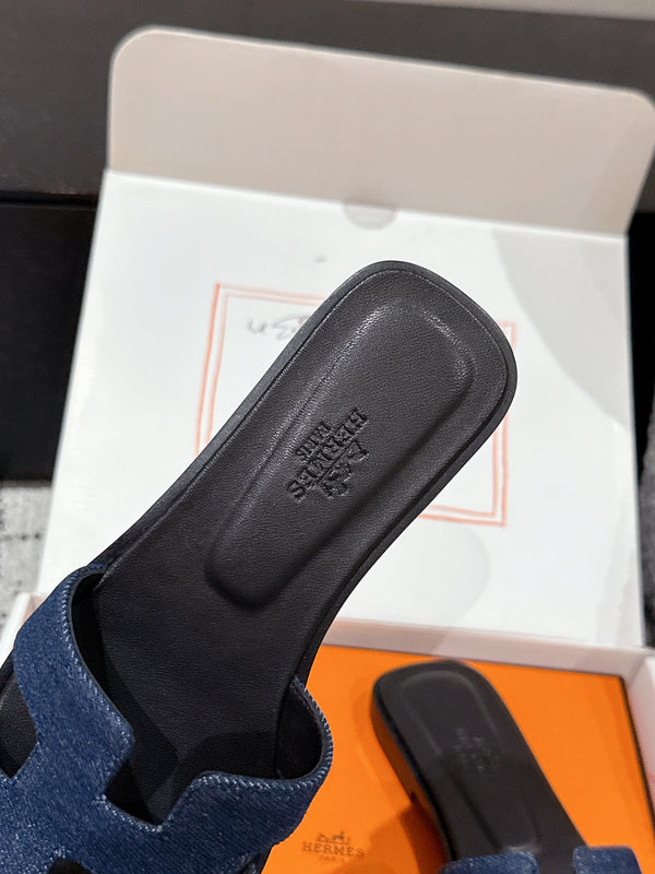 HM 25 Oran Sandal Black Calfskin Dark Blue Denim