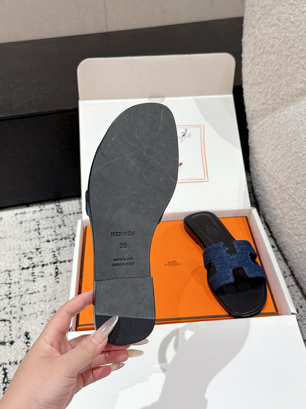 HM 25 Oran Sandal Black Calfskin Dark Blue Denim