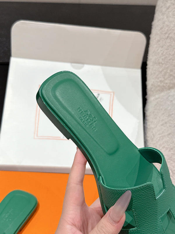 HM 25 Oran Sandal Dark Green Epsom