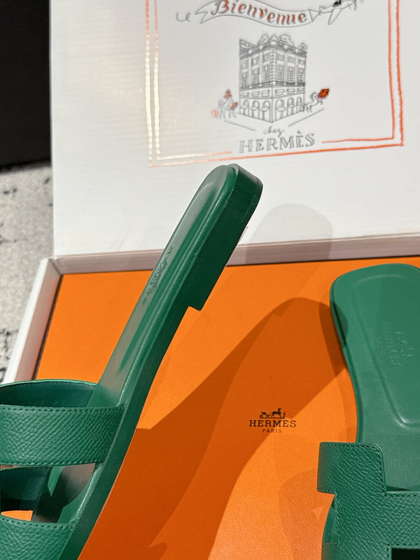 HM 25 Oran Sandal Dark Green Epsom