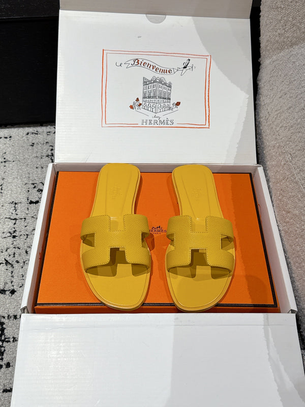 HM 25 Oran Sandal Dark Yellow Epsom