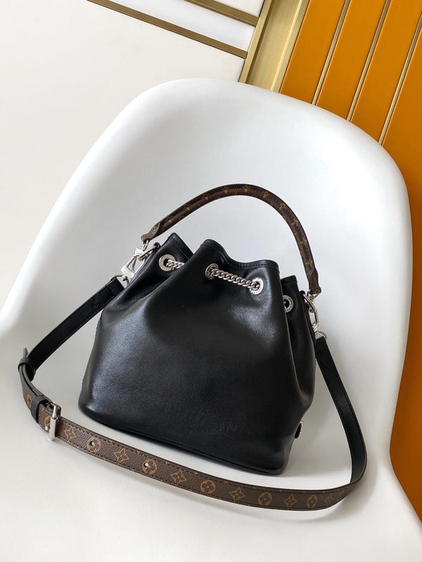 LV M14377 No Way Vibe Handbag 24cm Black Sheepskin & Cowhide HW