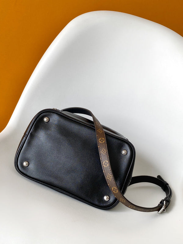 LV M14377 No Way Vibe Handbag 24cm Black Sheepskin & Cowhide HW