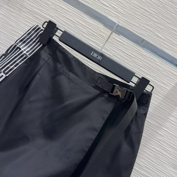 CD 25 Casual Short Black White Polyester