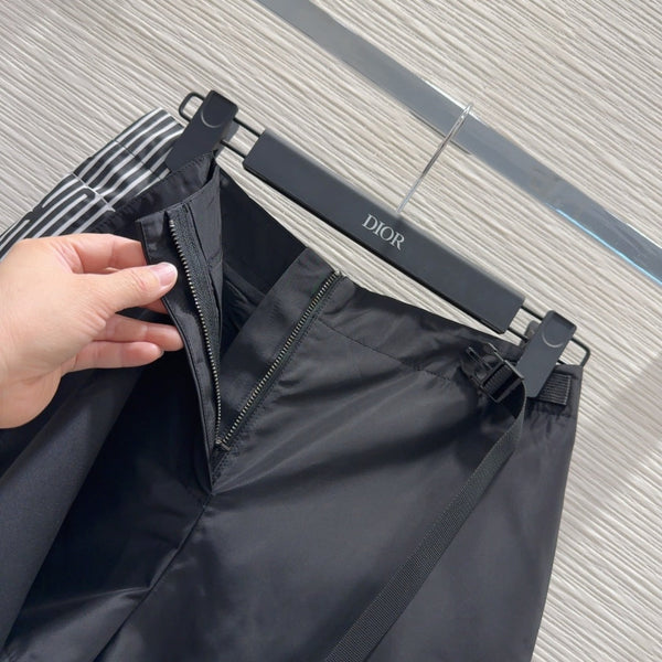 CD 25 Casual Short Black White Polyester