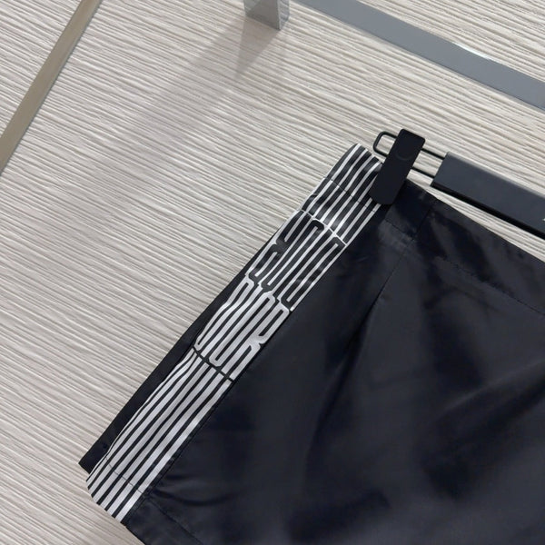 CD 25 Casual Short Black White Polyester