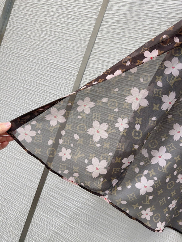 LV 25 Camicia a fiori leggermente trasparente in poliestere marrone