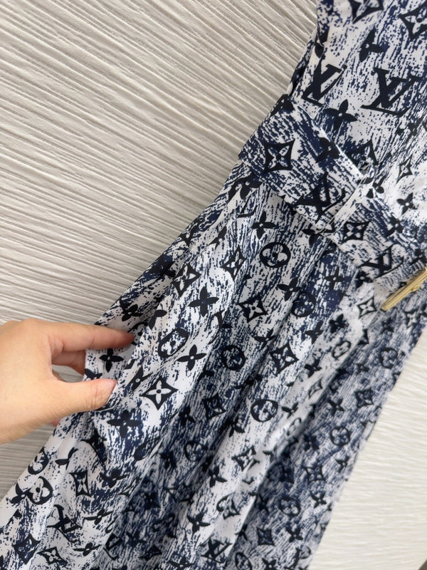LV 25 Elegant Luxurious Dress Black Blue Polyester