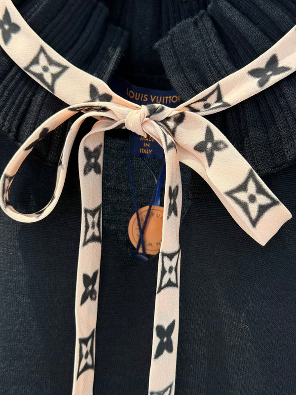 Camicia a maniche corte con colletto alto in pizzo LV 25, lana e seta nera