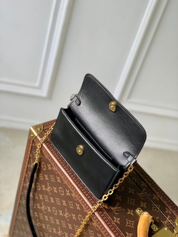 Wallet On Chain LV Bloom 20cm Black Calfskin 250365