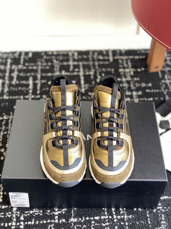 CC 25 Sneaker Gold Suede Sheepskin 352724