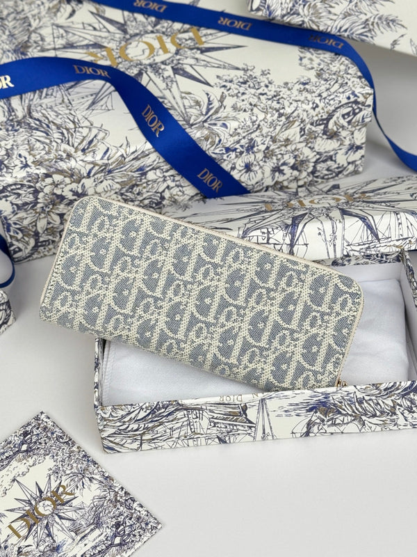 CD 30 Montaigne Voyageur Slim 19.5cm White Grey Jacquard 258608