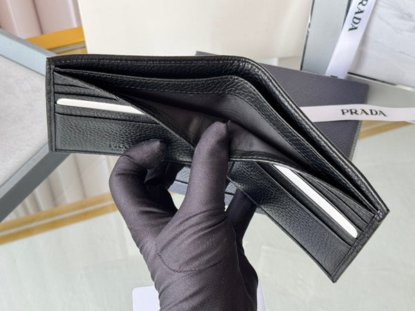 Pra 2M0513 Wallet 11cm Black lychee-grained cowhide HW