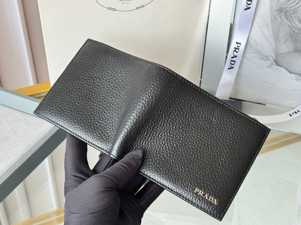 Pra 2M0513 Wallet 11cm Black lychee-grained cowhide HW