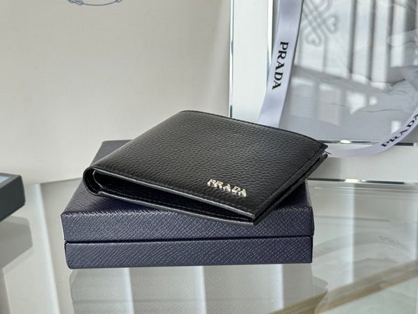 Pra 2M0513 Wallet 11cm Black lychee-grained cowhide HW