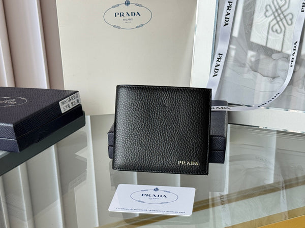 Pra 2M0513 Wallet 11cm Black lychee-grained cowhide HW