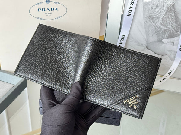 Pra 2M0513 Logo-Stamp Wallet 11cm Black lychee-grained cowhide