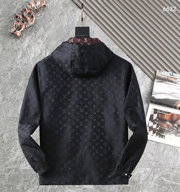 GIACCA CON CAPPUCCIO E MONOGRAMMA CON FINITURE ROSSO VINACCIA E NERO LV 238984