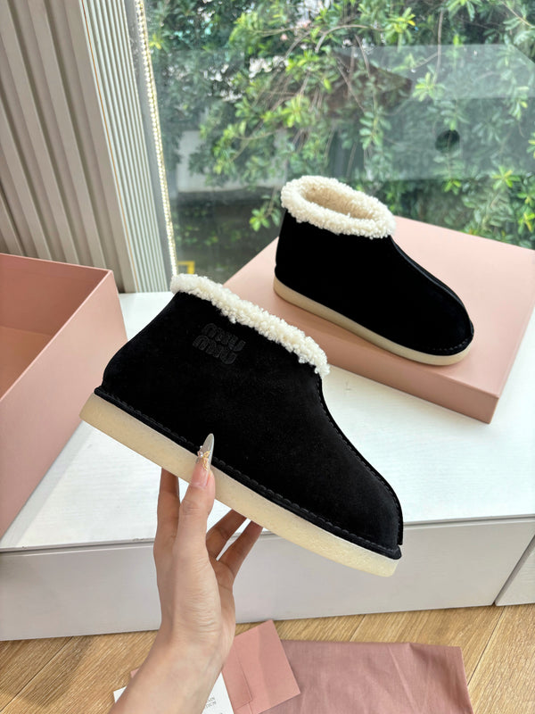 Miu FW25 Snow Boots Black White Wool Suede 506651