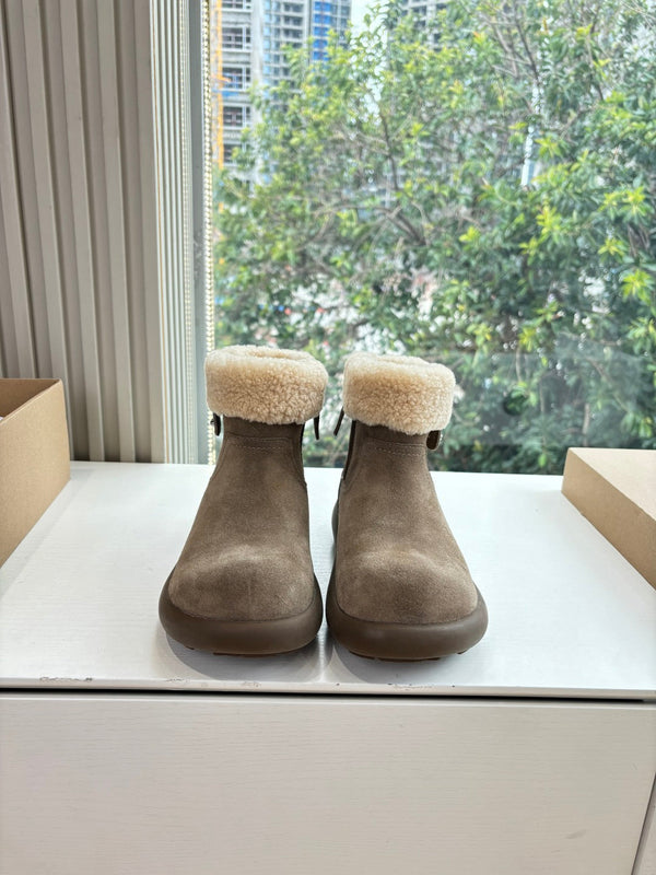 UGG Jorie Boots Coffee Wool Suede 525944